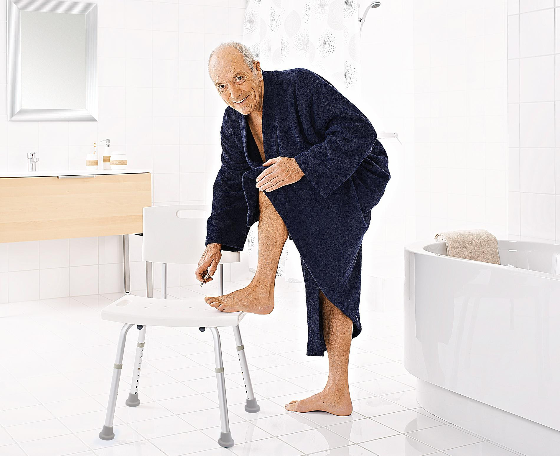 Bad-Stuhl Sam, Höhenverstellbar Weiß | Badshop24 throughout Stuhl Für Badezimmer