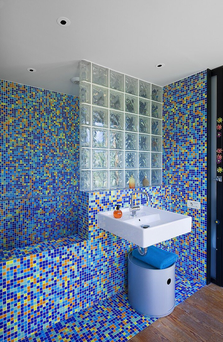 Badezimmer Mit Mosaik (Villa Nalu, … – Bild Kaufen – 299182 with Badezimmer Mosaik