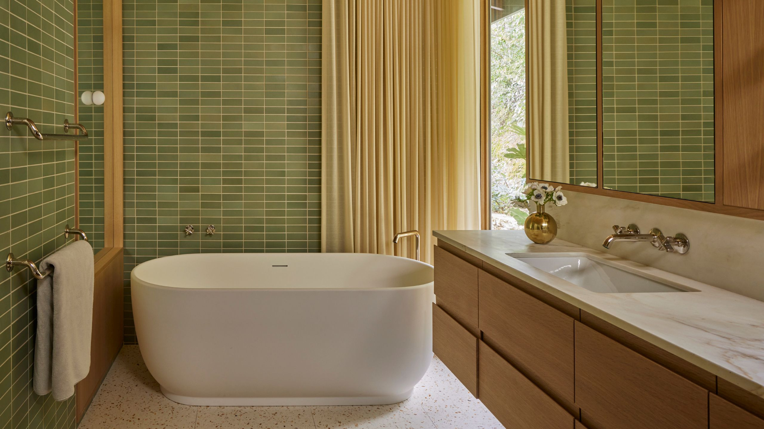 Farben Für Das Badezimmer: Diese 10 Bunten Bäder Liefern intended for Badezimmer Farbkonzept