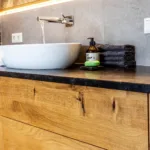 Holz Im Bad: Alles Über Pflege Und Einrichtungsmöglichkeiten Within Badezimmer Waschtisch Holz