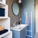 Modernes Badezimmer In Blau, Grau Und … – Bild Kaufen – 12664825 Regarding Blaues Badezimmer