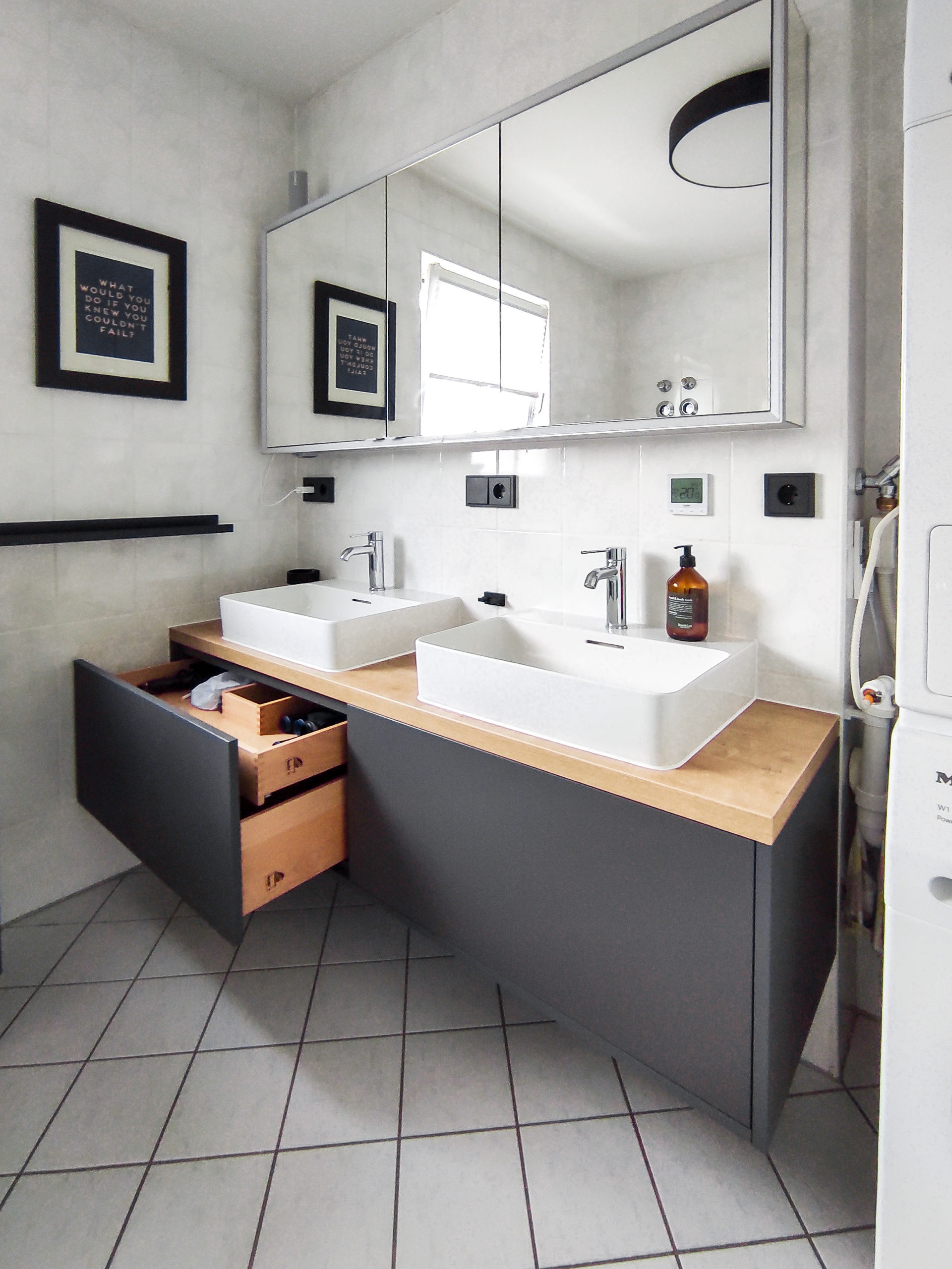 Waschtischunterschrank Einfach Erklärt - Schrankhelden-Lexikon within Badezimmer Schrankwand